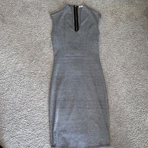 Sleeveless Body-con dress